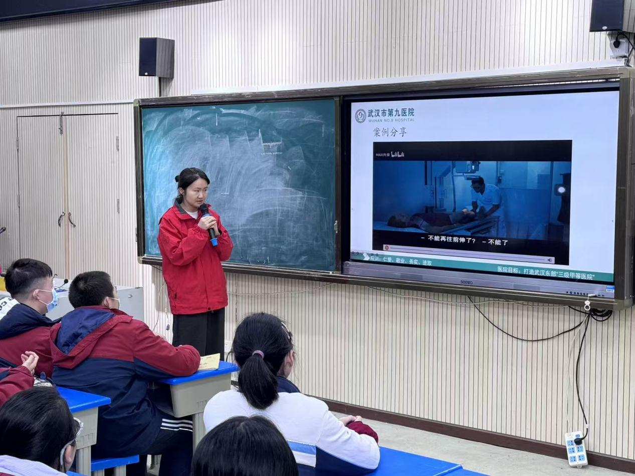 18dafaed9b66a7cc7edcdfd33491bc1f.png 18dafaed9b66a7cc7edcdfd33491bc1f.png